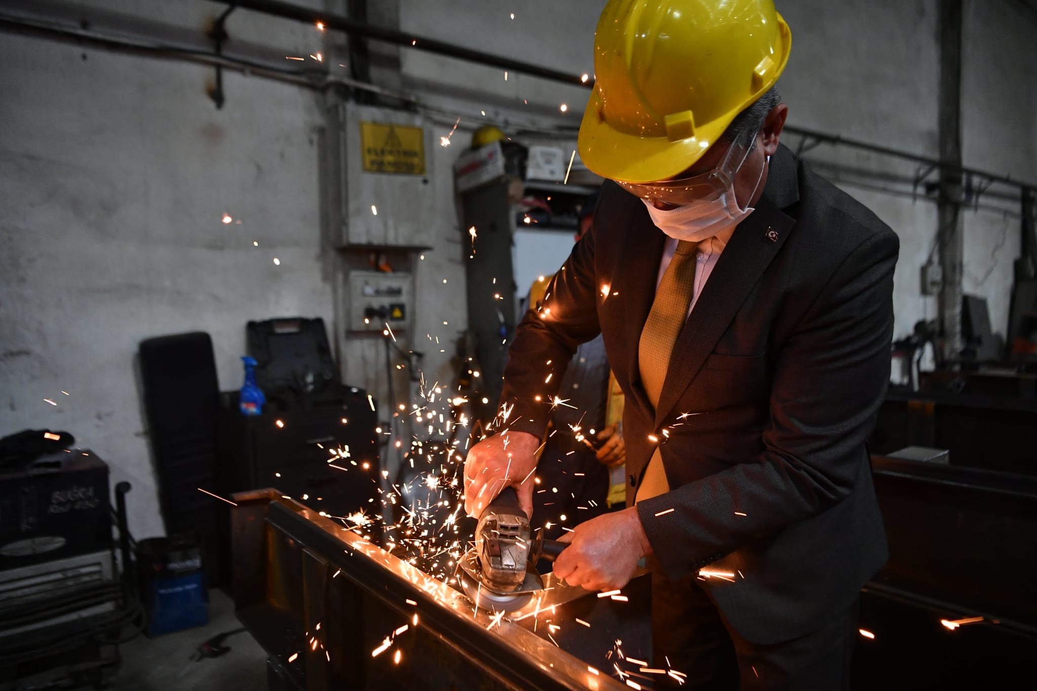Esnafı Ziyaret Ederek, Gönül Aldılar